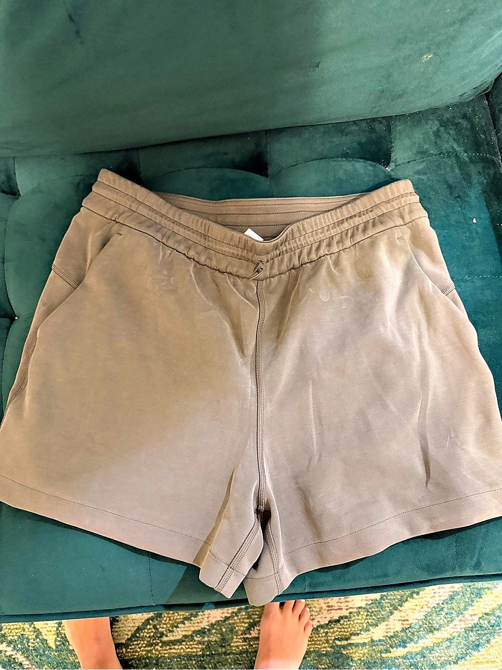 Lululemon Softstreme High-Rise Short 4" Green Size 10